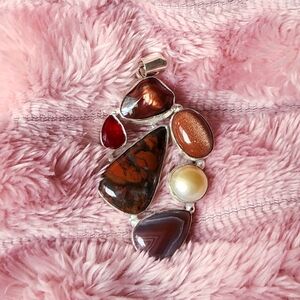 Elegant Multi-Stone Pendant Necklace